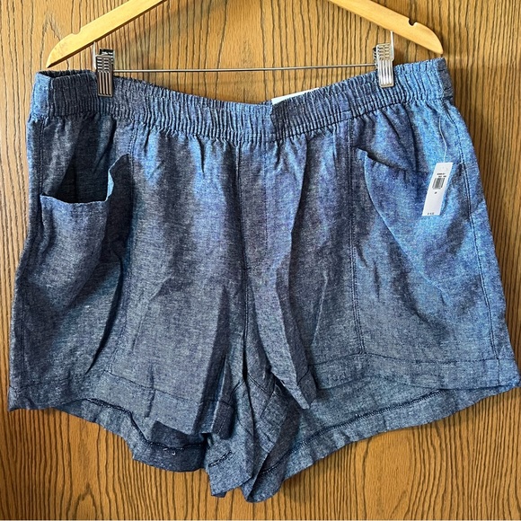 Old Navy Pants - Womens Old Navy size 2x high rise shorts